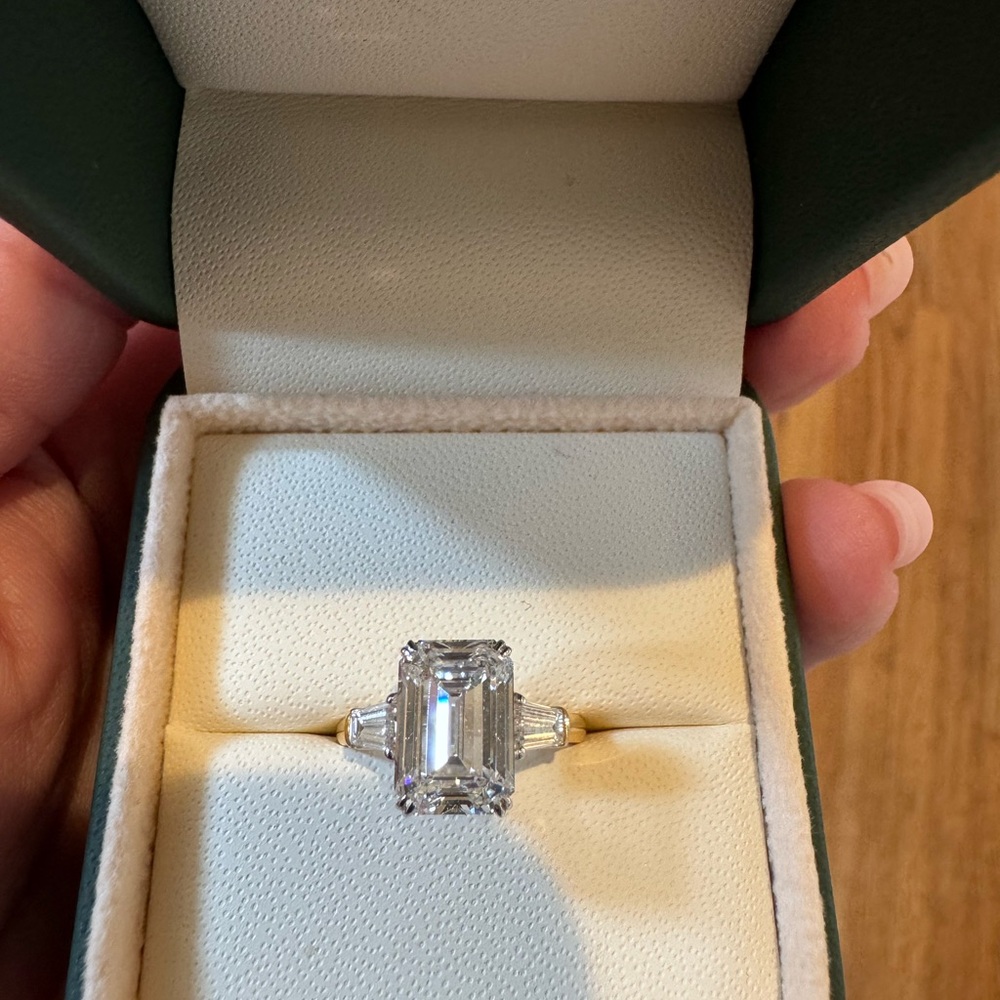 ✨3.19 carat Emerald cut Lab Diamond Ring✨ Two Toned 14k Women's Ring size 4.5 - Picture 6 of 16